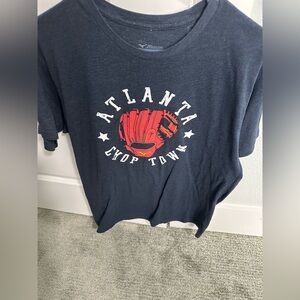 Mizuno Atlanta Braves Navy Tee with Red Glove Graphic